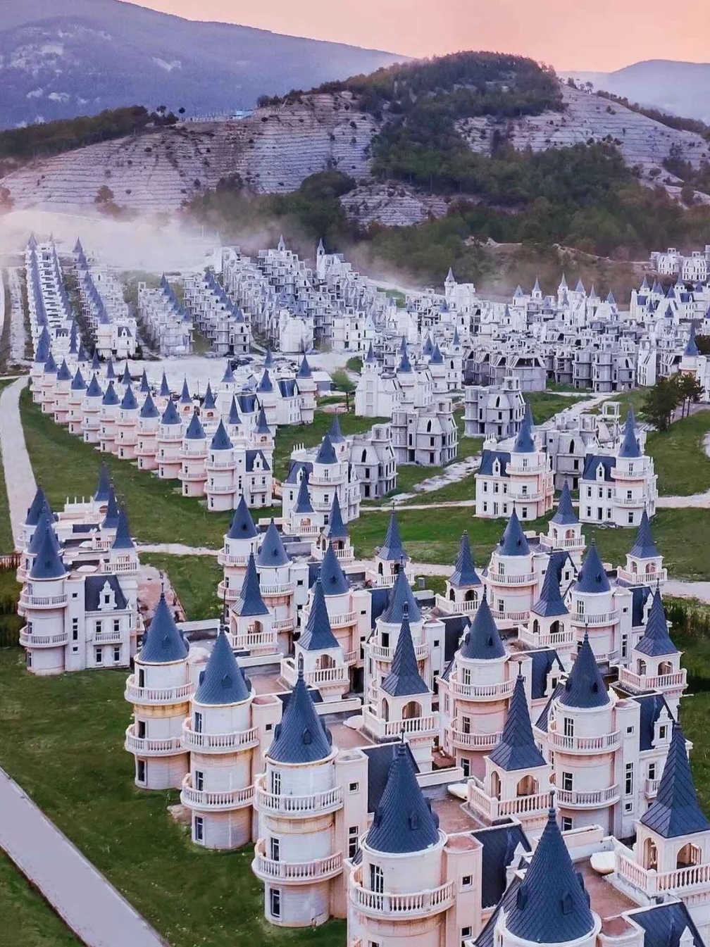 Babastar Castle, famous for its abandonment