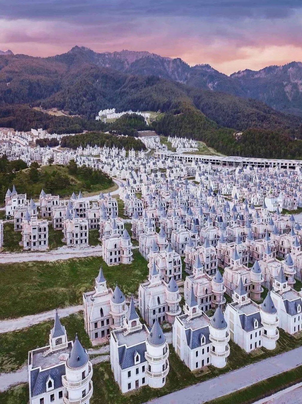 Babastar Castle, famous for its abandonment