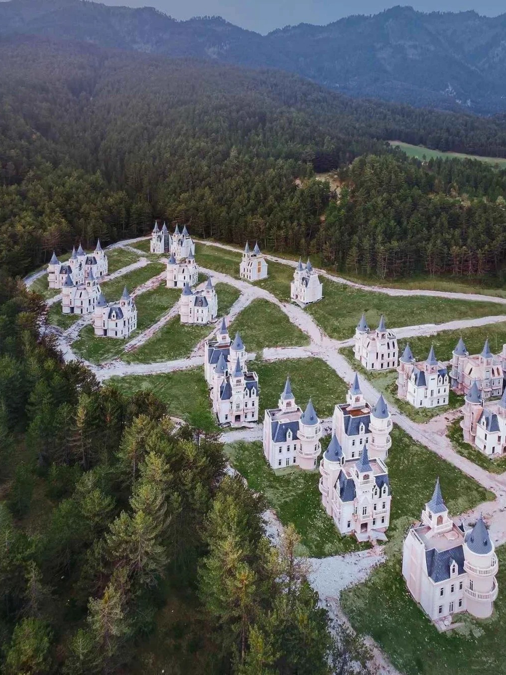 Babastar Castle, famous for its abandonment