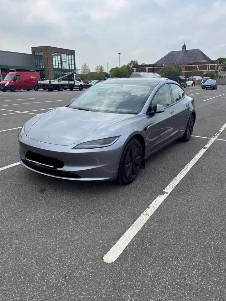 Tesla Model 3 Feels Like a Go-Kart?!