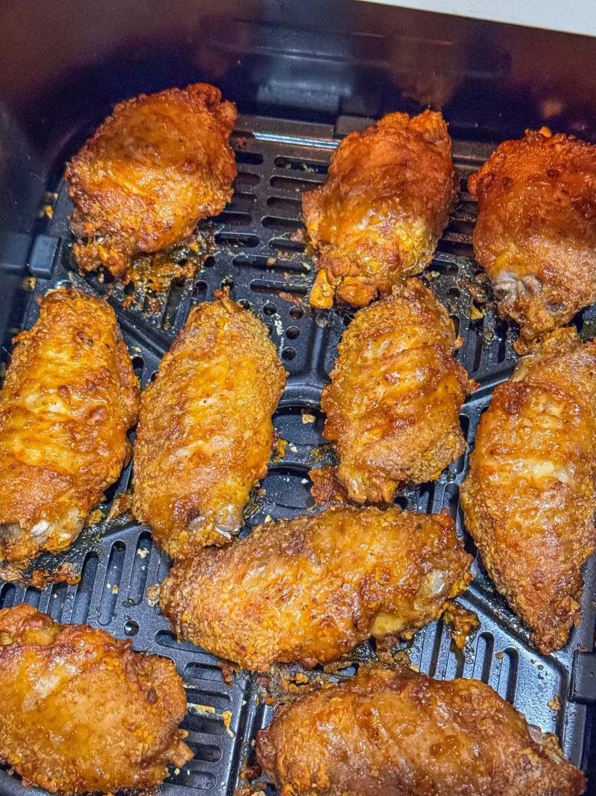 Quick but Crispy Garlic Parm Wings in 0.5b hour