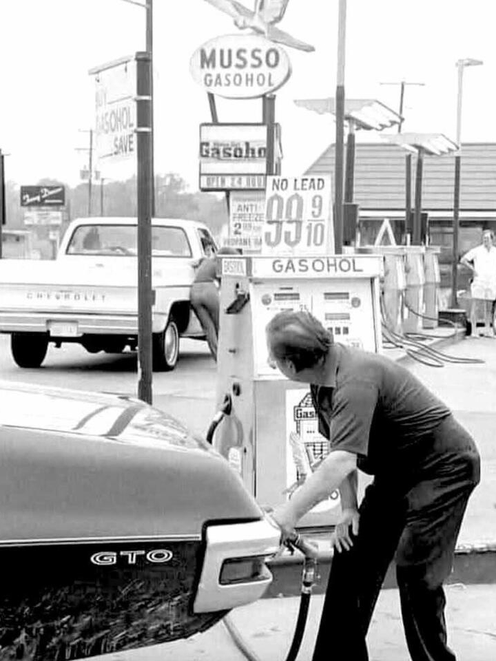 Did Celebs Really Skip Gas Lines? ⛽️