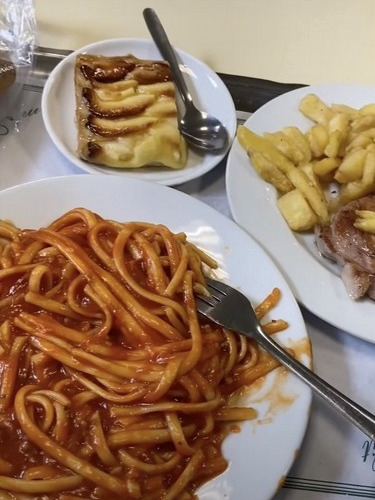 What do Spanish university cafeterias offer?