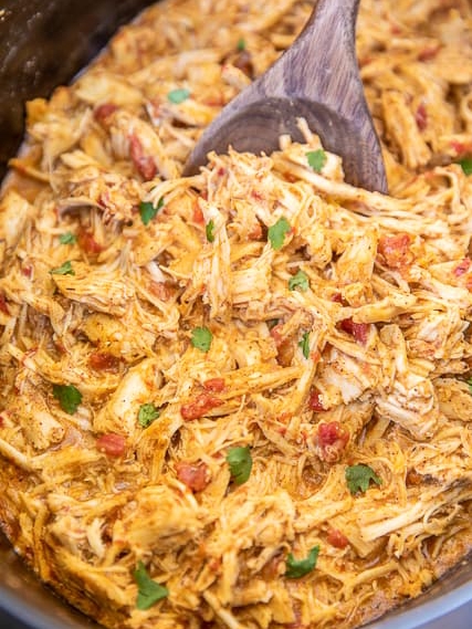 Slow Cooker Chicken Tacos That Actually Taste Amazing