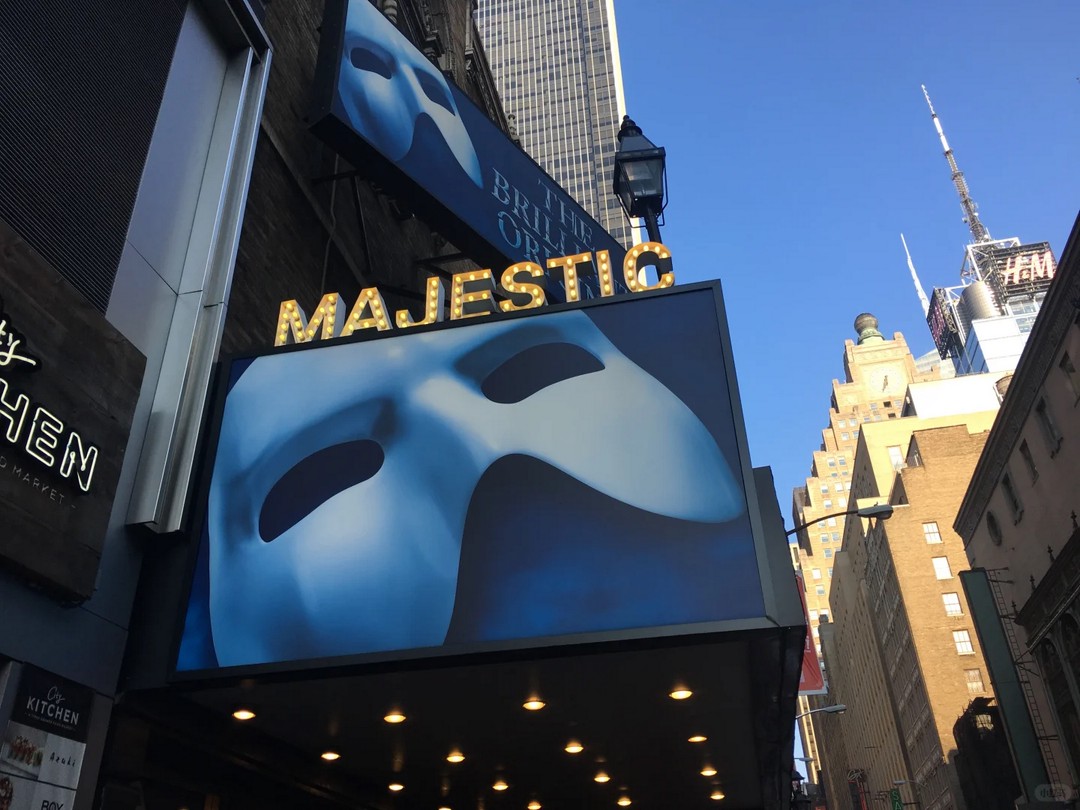 Unmasking the phantom's heart
