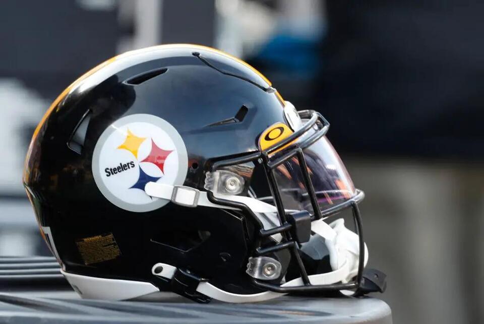 Steelers Lock In 'The Khan Artist'