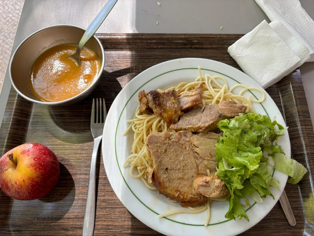 What do students have in the cafeterias of Portuguese universities?