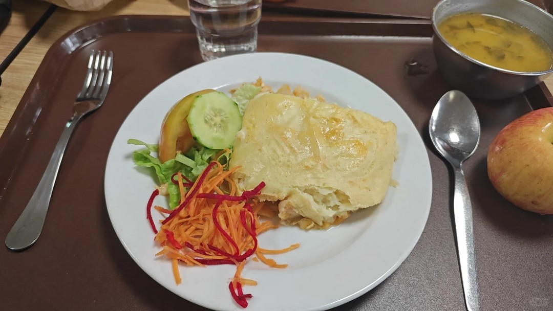 What do students have in the cafeterias of Portuguese universities?