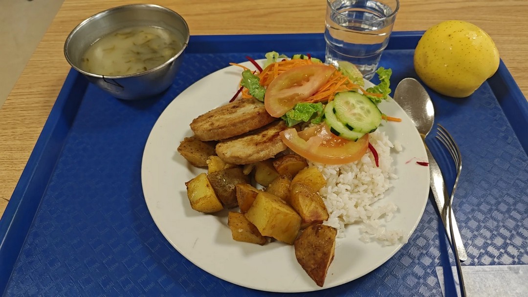 What do students have in the cafeterias of Portuguese universities?