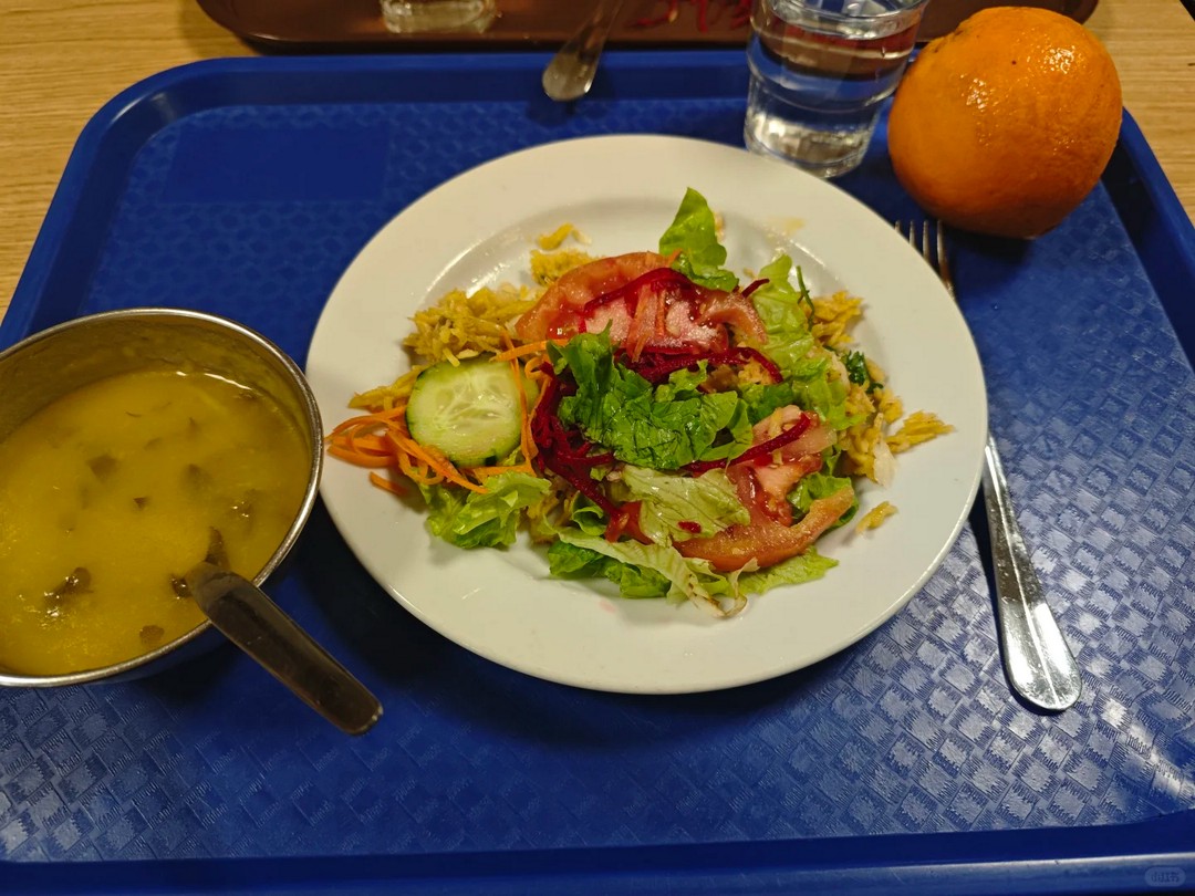 What do students have in the cafeterias of Portuguese universities?