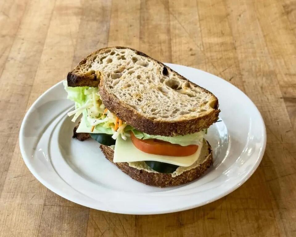 Chicago’s Beach Sandwich Crawl 🍞🏖️