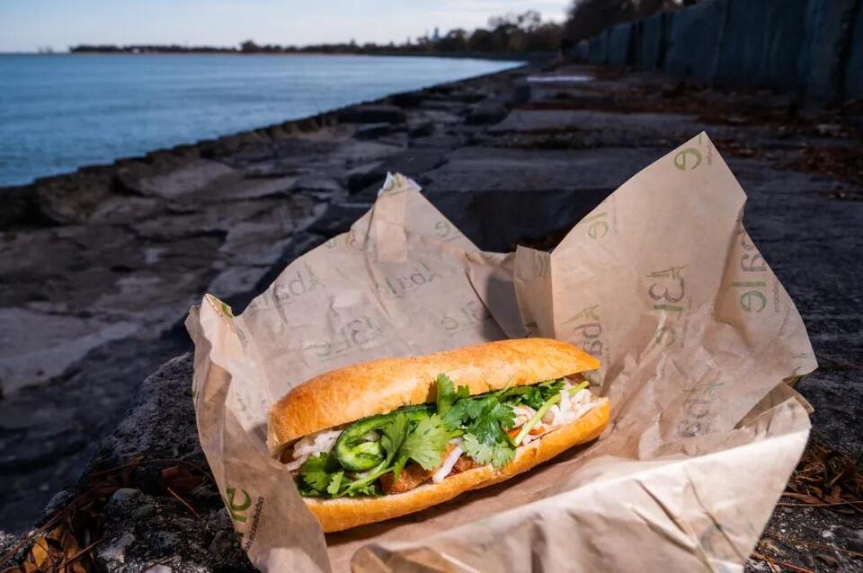 Chicago’s Beach Sandwich Crawl 🍞🏖️