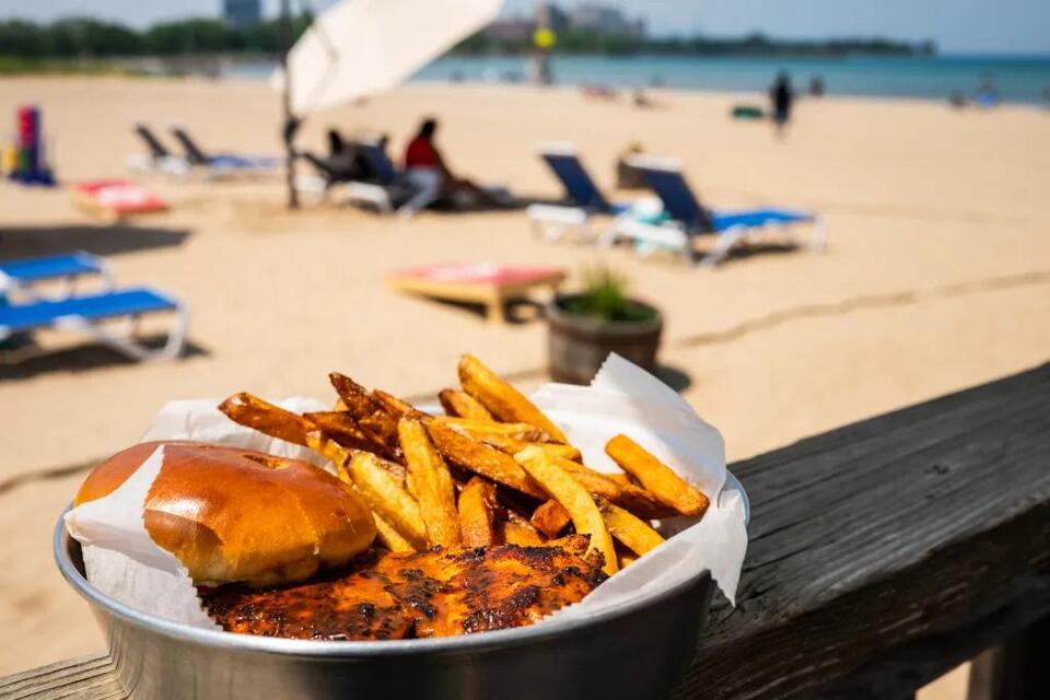 Chicago’s Beach Sandwich Crawl 🍞🏖️