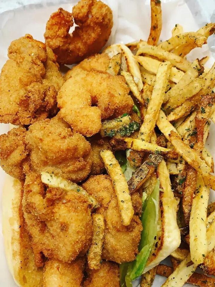 Chicago’s Beach Sandwich Crawl 🍞🏖️