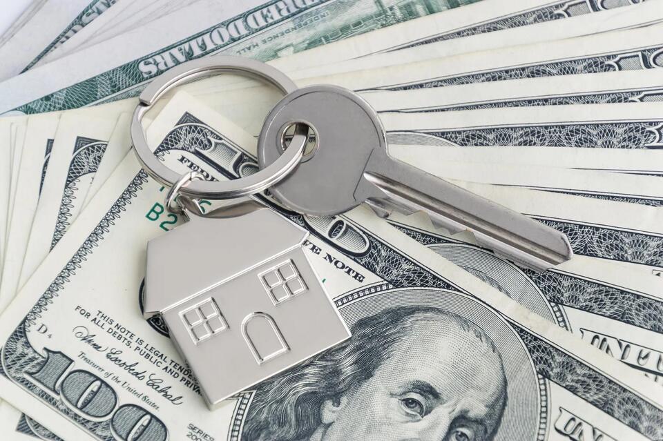 Why Rich Folks Are Buying Homes With Cash