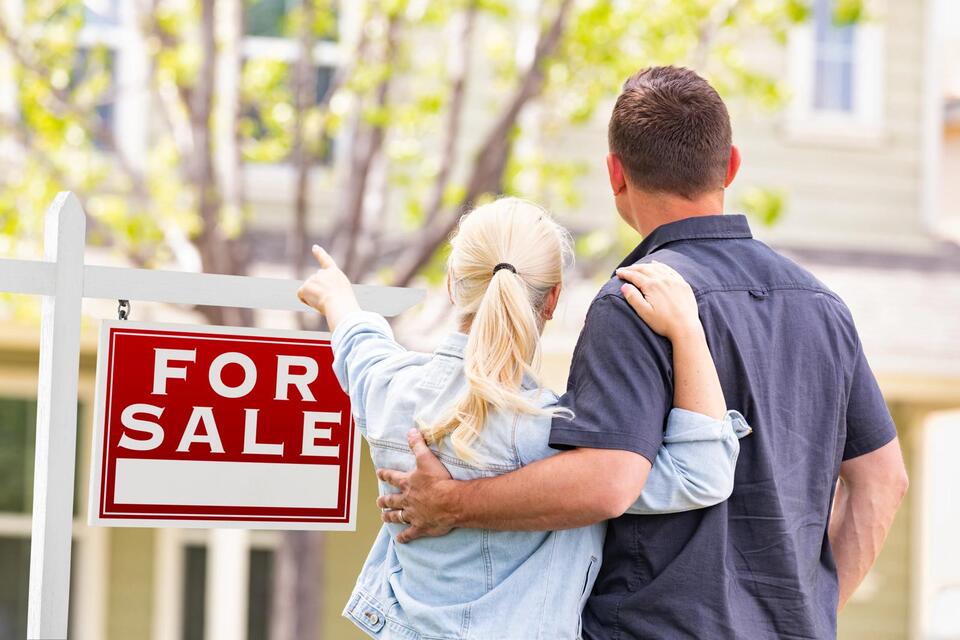 Why Rich Folks Are Buying Homes With Cash