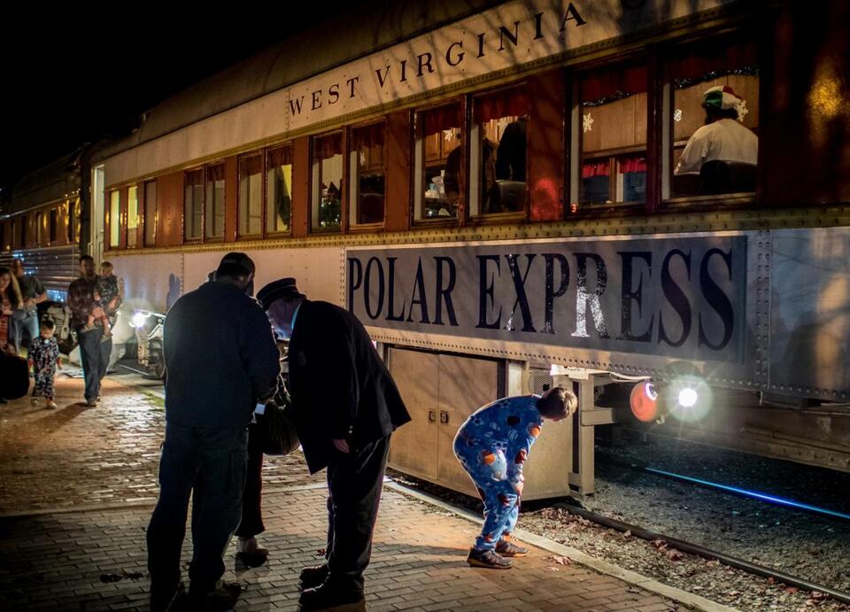 Christmas Train Tickets Are Already Hot!
