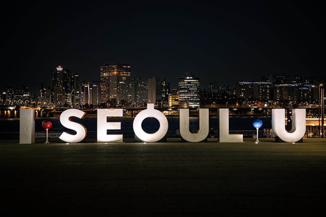  Seoul’s Art Scene Outpaces the City’s Neon Glow