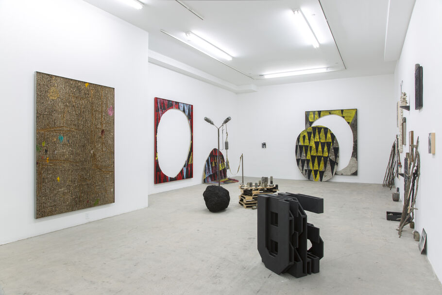 Small Galleries, Big Shifts: Where Intimacy Meets Innovation in 2023