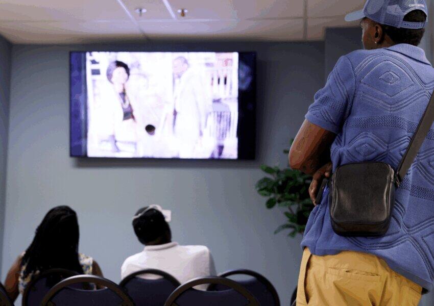 Carver Museum Exhibit Sparks Debate 📸