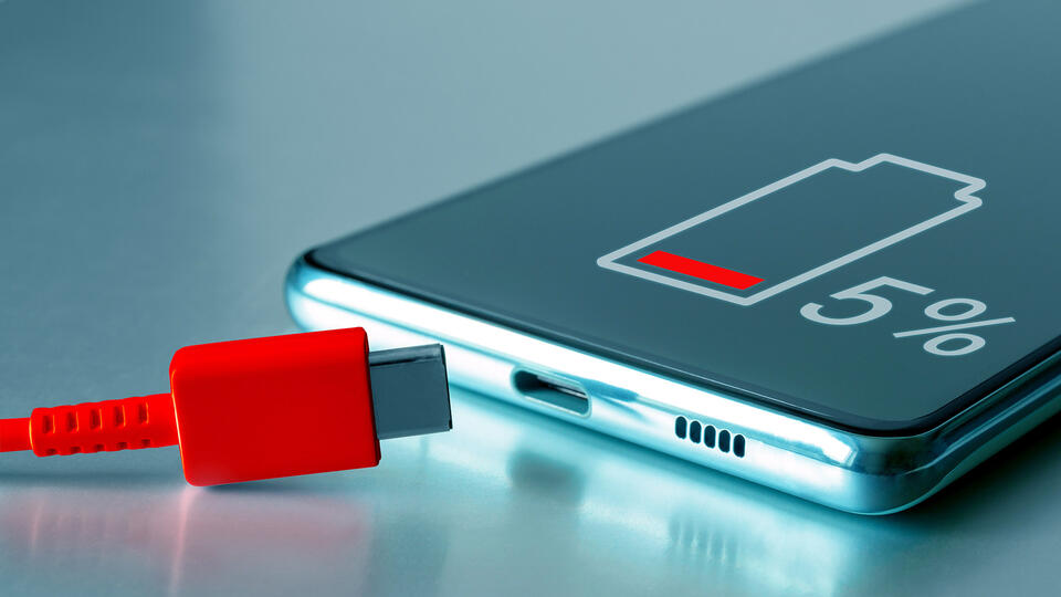 Samsung vs. Apple: Who Wins the Battery War?