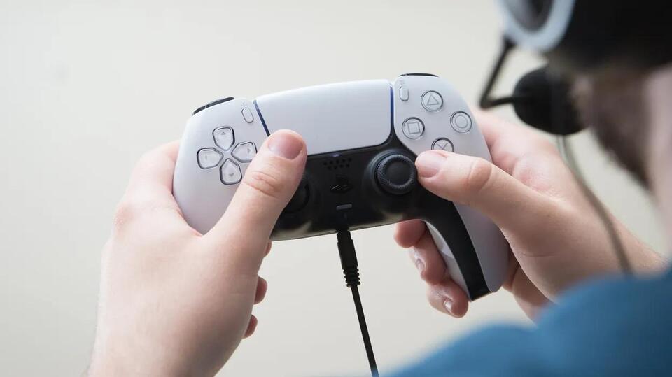 EA Pulls the Plug: End of an Era?