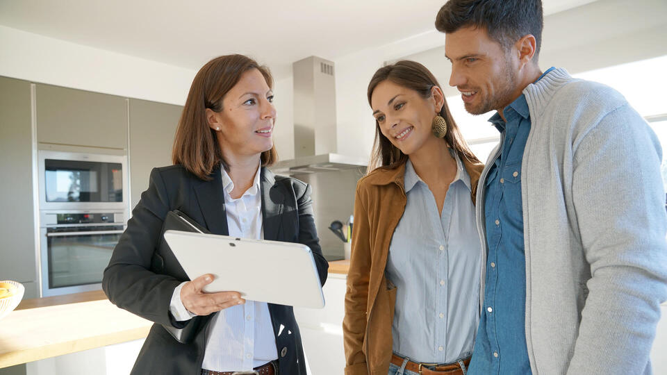 Why Sunday Open Houses Aren’t Your Friend
