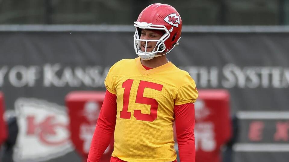 Mahomes’ ‘Dad Bod’ Sparks Offseason Debate