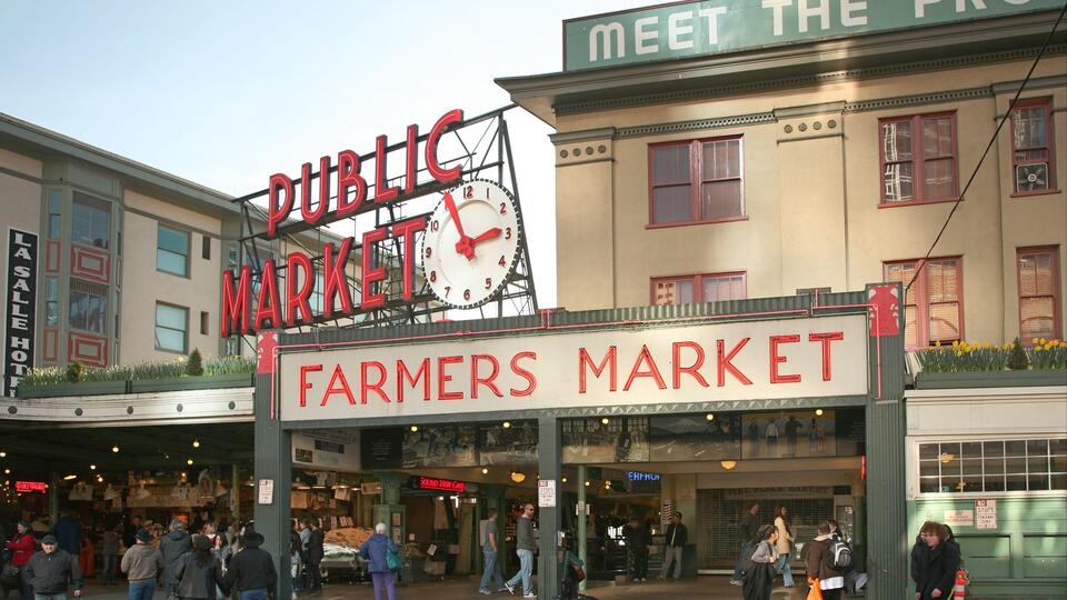 Tourist Traps Locals Secretly Avoid