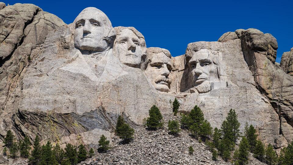 Tourist Traps Locals Secretly Avoid
