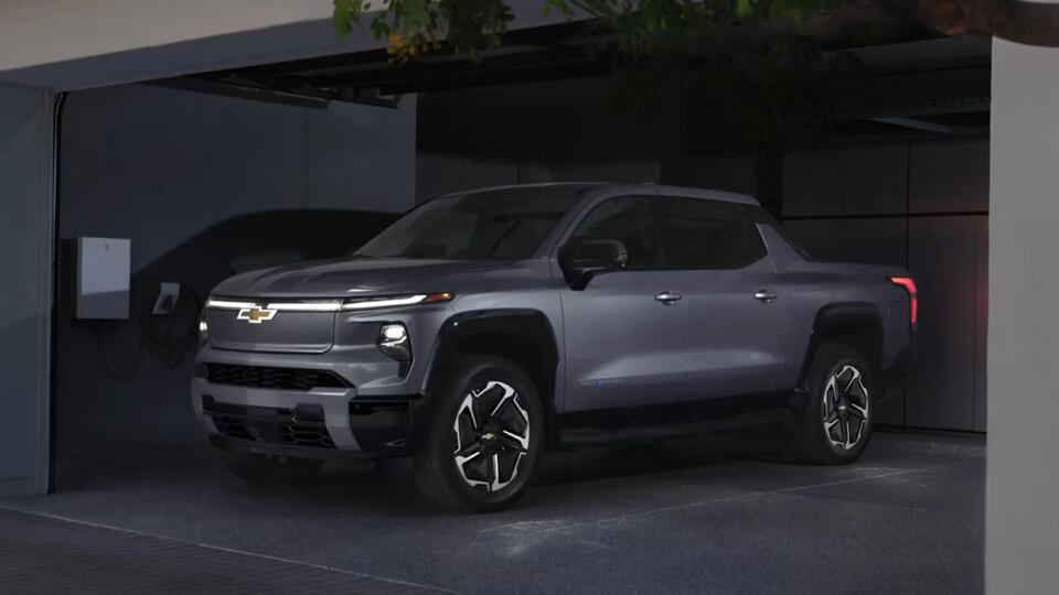 Chevy’s New EV Truck Is a Tesla Challenger