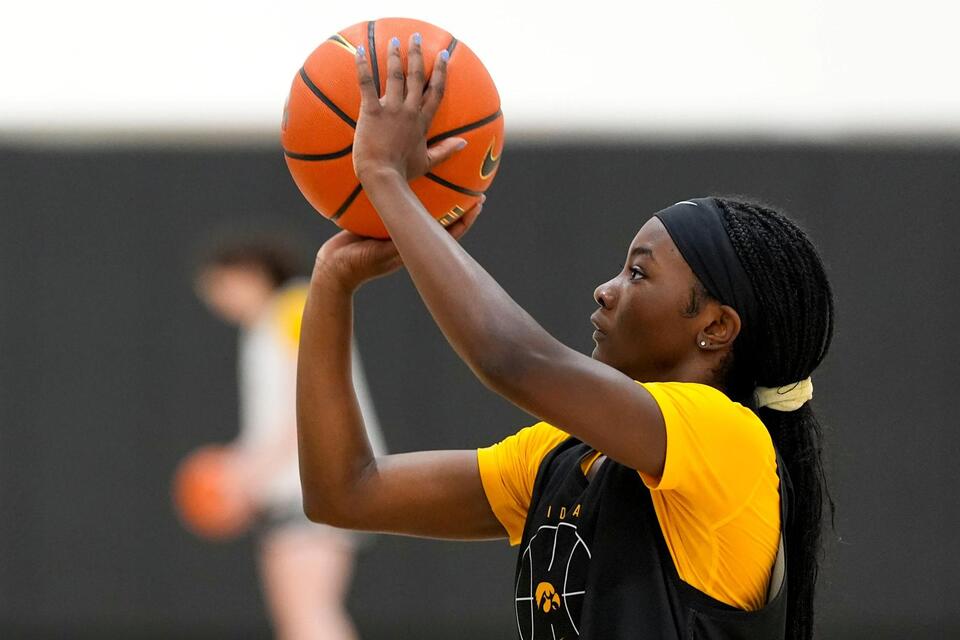 Chit-Chat Wright’s Big Move: Why Iowa?
