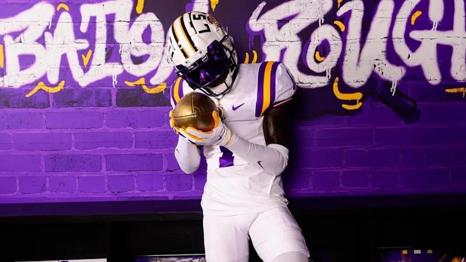 Ducks Land Top-5 Star Over LSU & USC!