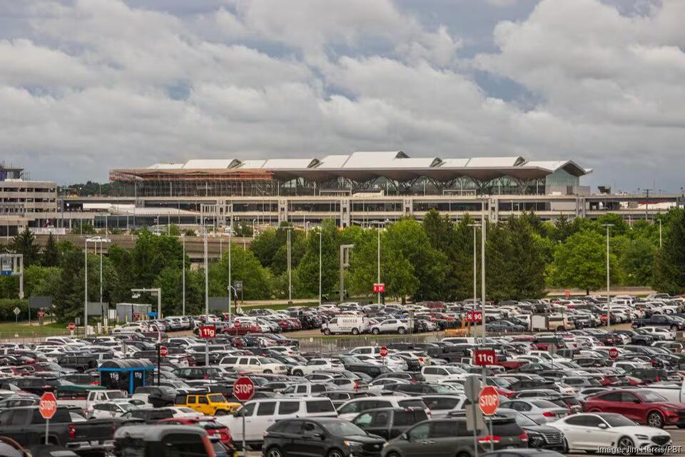 Pittsburgh Airport Traffic Dips—But Still Strong