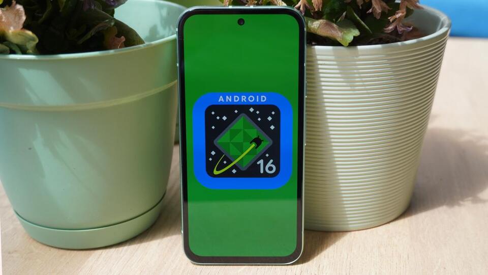 Is Android 16 Breaking Your Pixel’s Lock Screen?