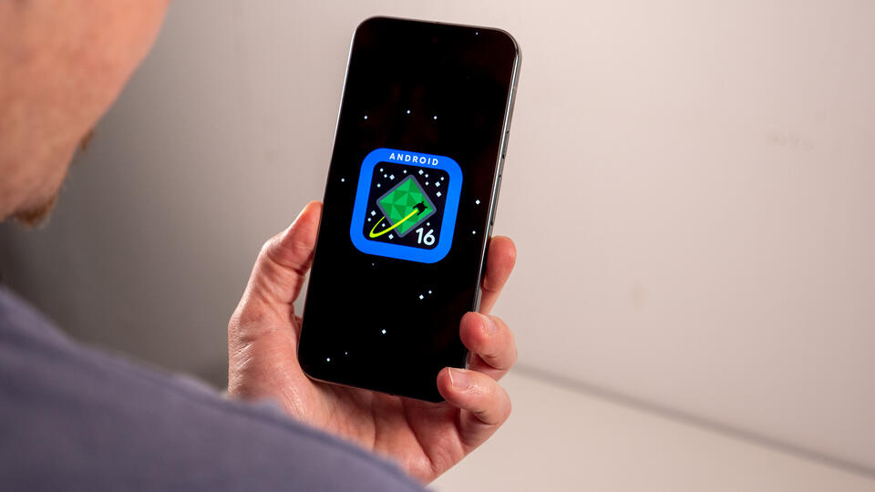 Is Android 16 Breaking Your Pixel’s Lock Screen?