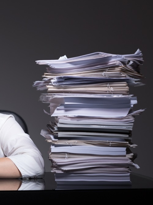 Help! Stuck as Leasing Agent - How to Escape This Nightmare? 😩