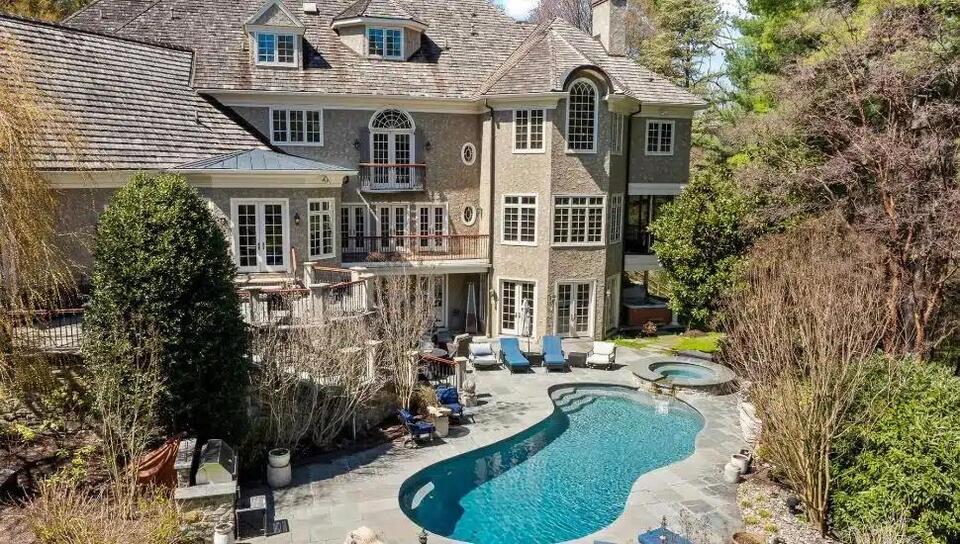 Would You Buy a Mansion You Can’t Rebuild?