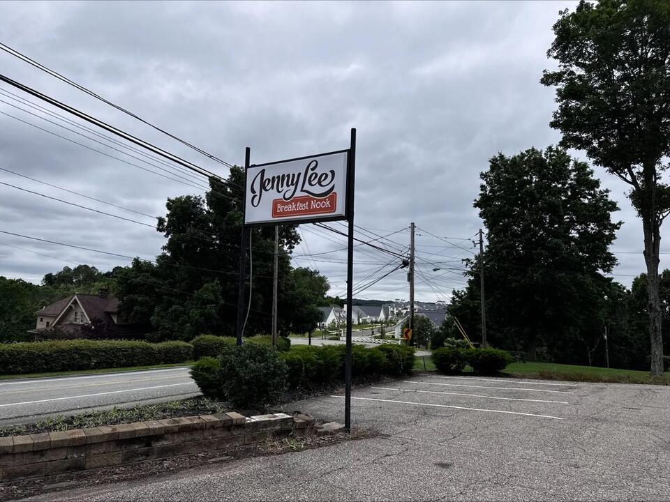 Jenny Lee Bakery’s Back—with a Twist!