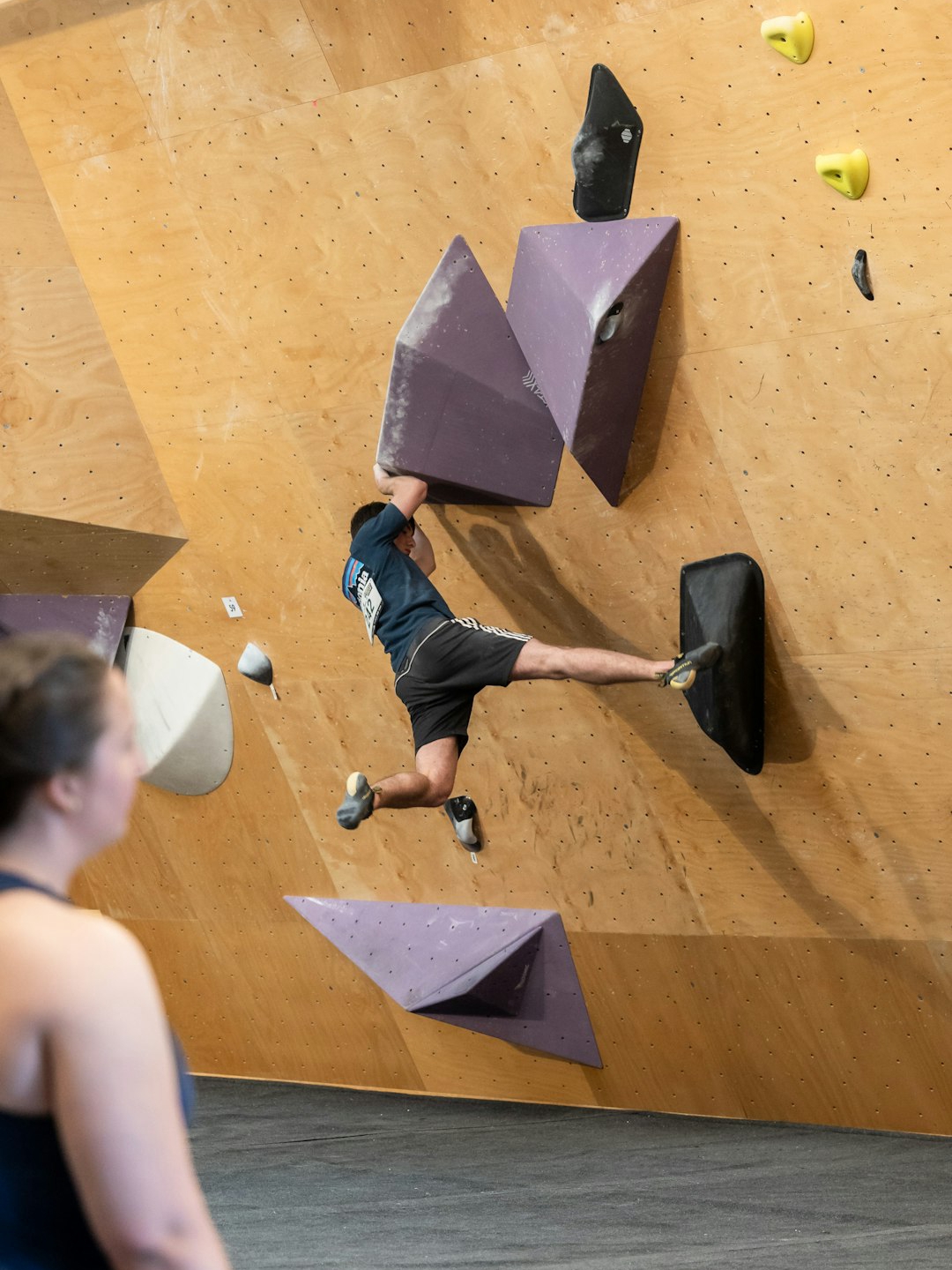 When Strength Isn’t Enough, Technique Steps In — The Budget-Friendly Climbing Style