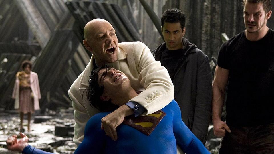Superman Endings: Kryptonite or Writer's Block? 🦸‍♂️
