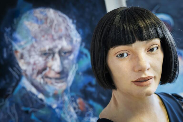 Robot Artist Drama: Is Ai-Da Threatening Painters? 🤖