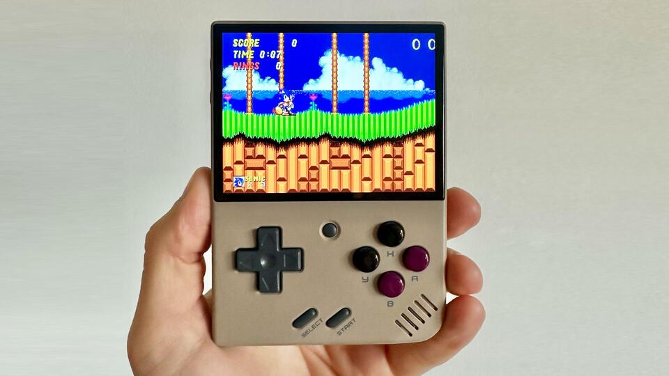 Is Miyoo Mini Plus the Retro King?