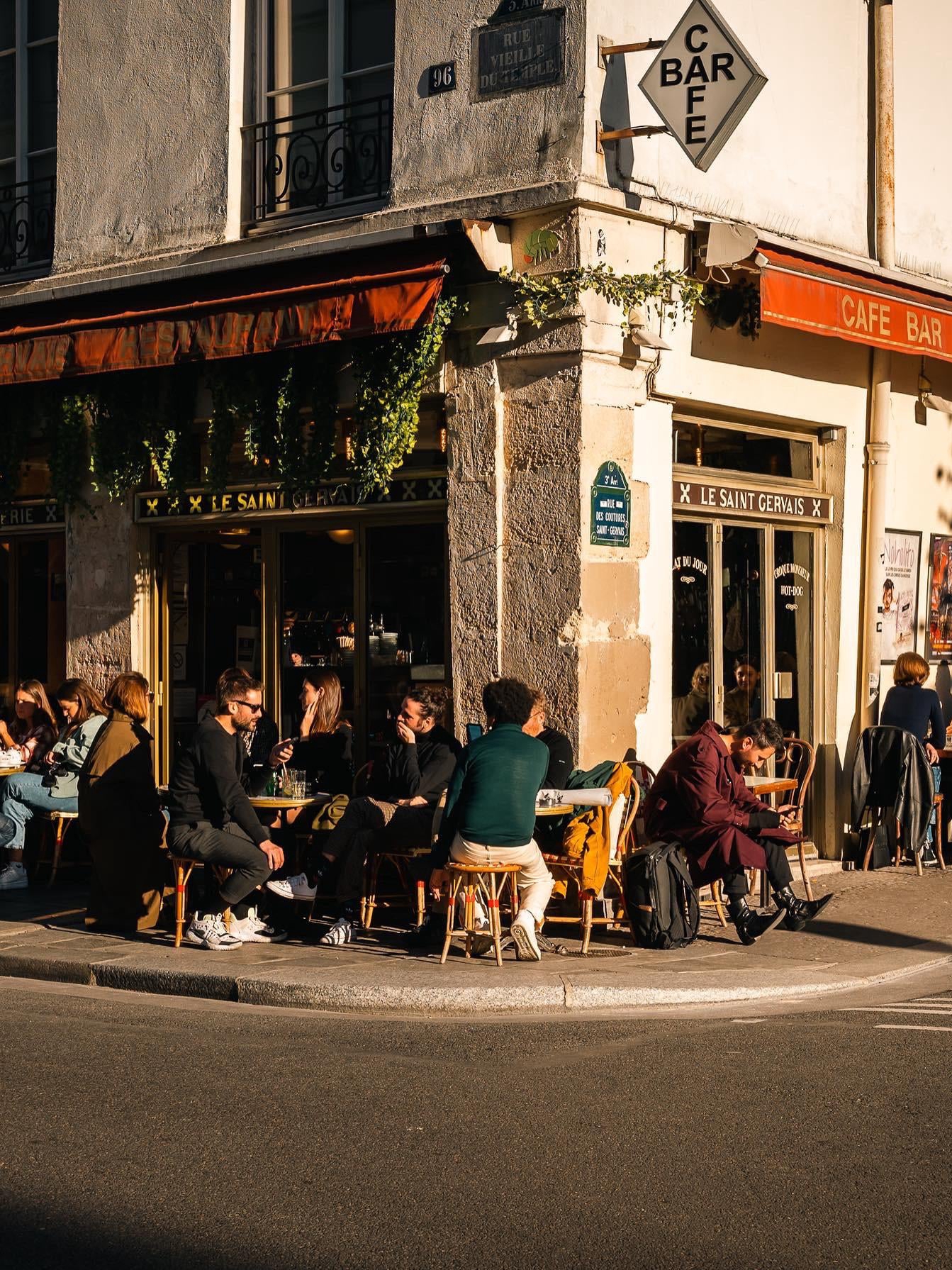Paris Cafés Taught Me How to Be Alone