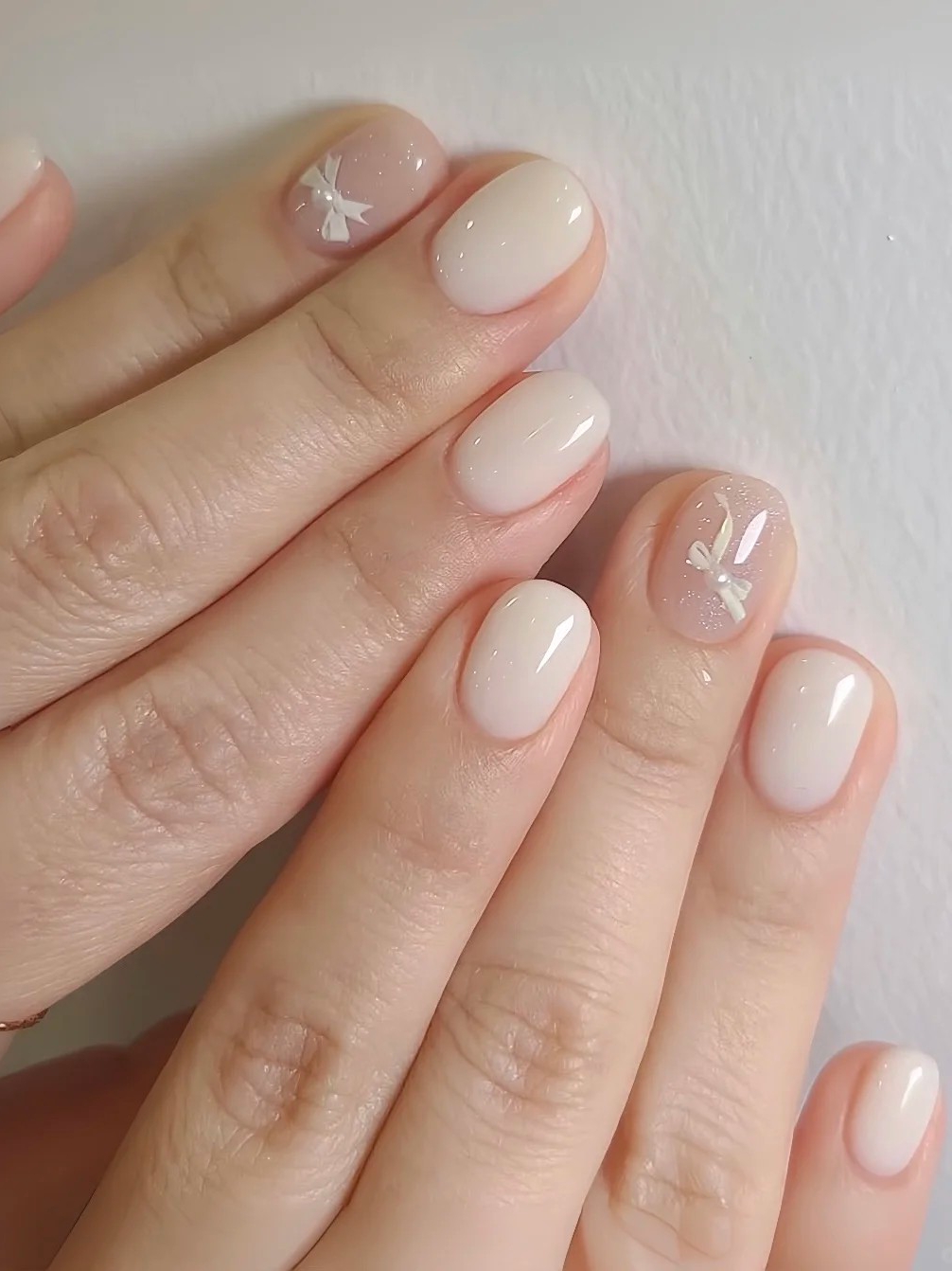Cute Bow Minimalist Manicure for adorable girls