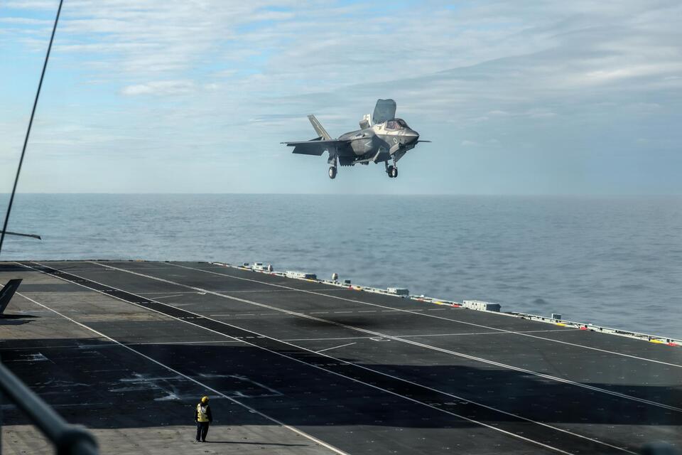 £11bn Jets: All That Hype, Half the Flight?