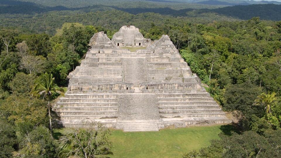 Ancient Maya King’s Tomb Discovered!