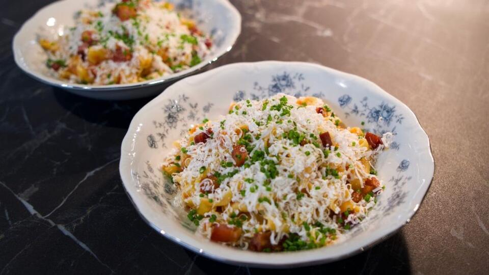 New Bistro Alert: Rotating Menu Vibes!
