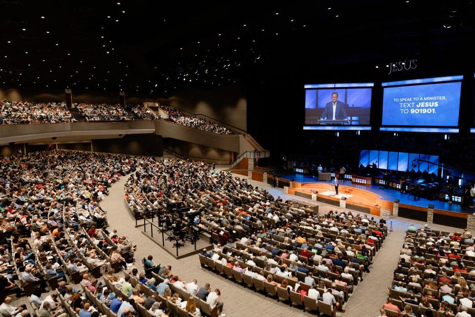 Bellevue’s Big Pastor Switch-Up!