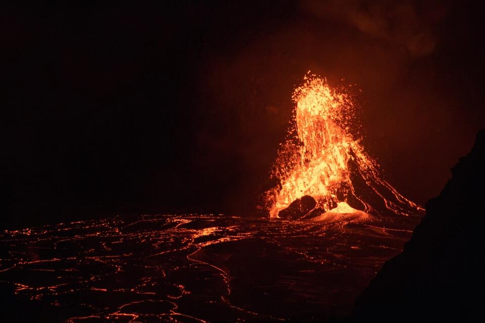 Earth’s BLOBS Are Behind Epic Eruptions?!